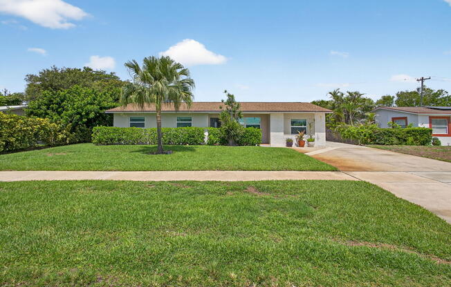704 JUNIPER DR