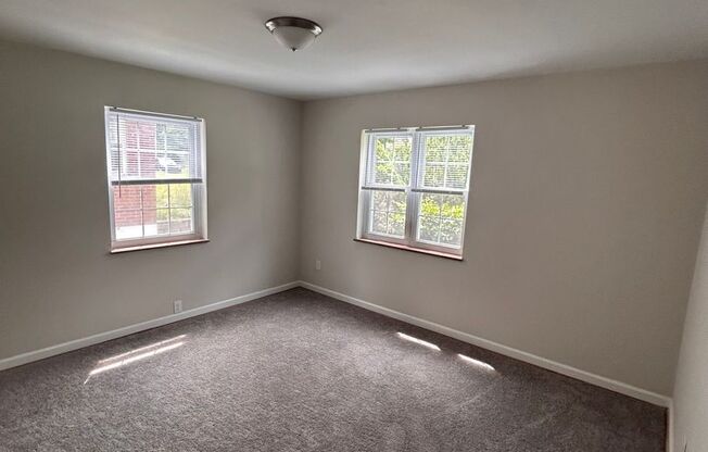 3 beds, 1 bath, $1,595