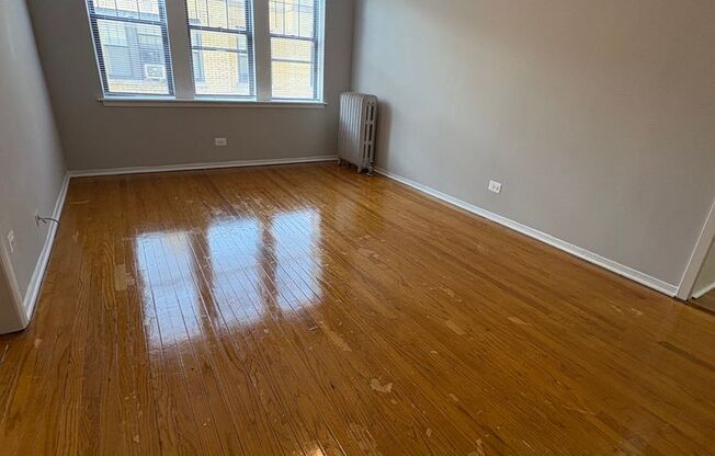 3 beds, 1 bath, 1,003 sqft, $1,225, Unit CA 143.5-3W