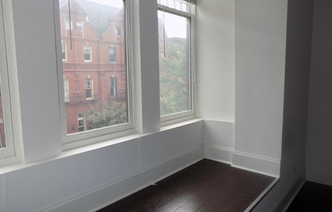 Studio, 1 bath, $850, Unit 1012-2A