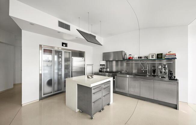 100 11 AVE