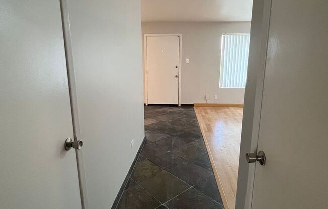 2 beds, 1 bath, $1,650, Unit Unit #23