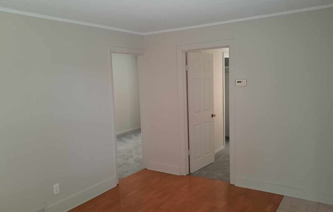 2 beds, 1 bath, $1,100