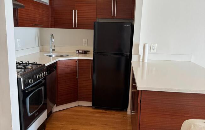 Studio, 1 bath, $3,900, Unit 4J