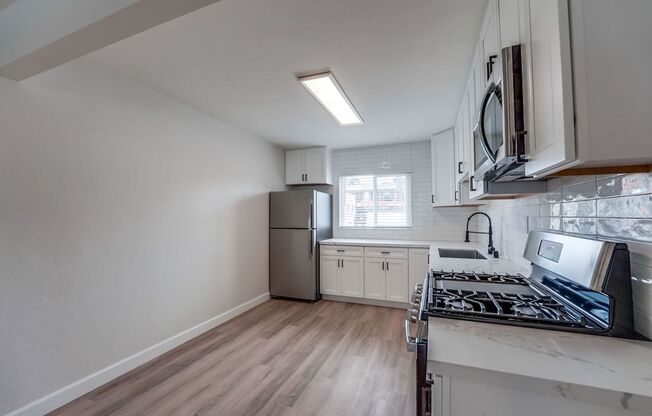 2 beds, 1 bath, $3,395, Unit 11