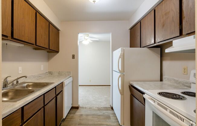 2 beds, 1 bath, 880 sqft, $875, Unit 201