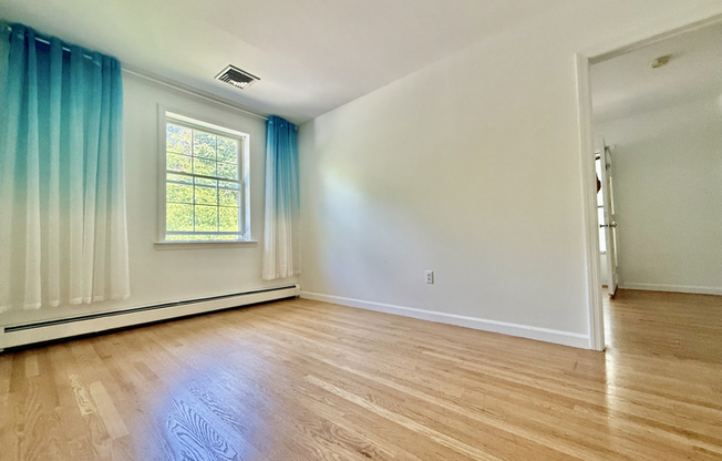 54 CEDAR ST