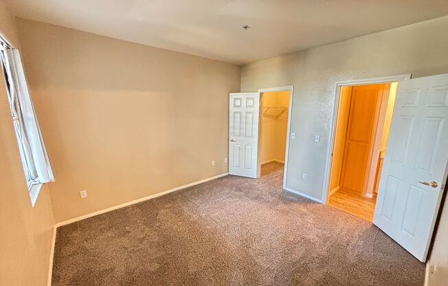 2 beds, 2 baths, $1,295, Unit UNIT 2080