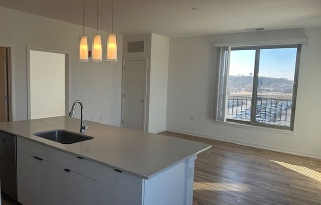 2 beds, 2 baths, 1,010 sqft, $2,595, Unit 4800 157th Street - 401