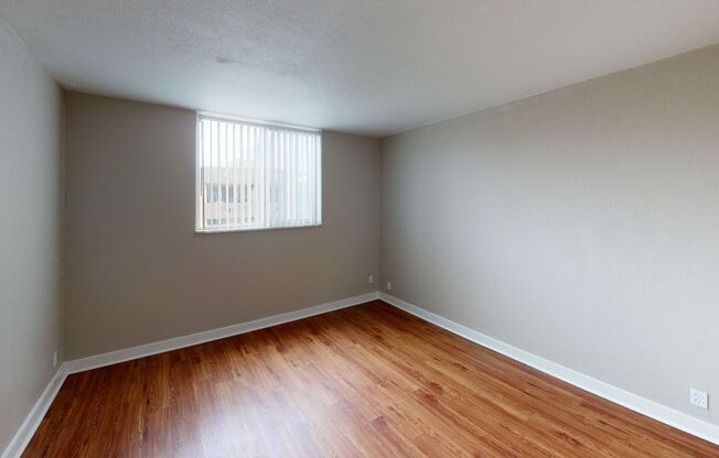 2 beds, 2 baths, 928 sqft, $1,120, Unit 1945 Peoria St #303