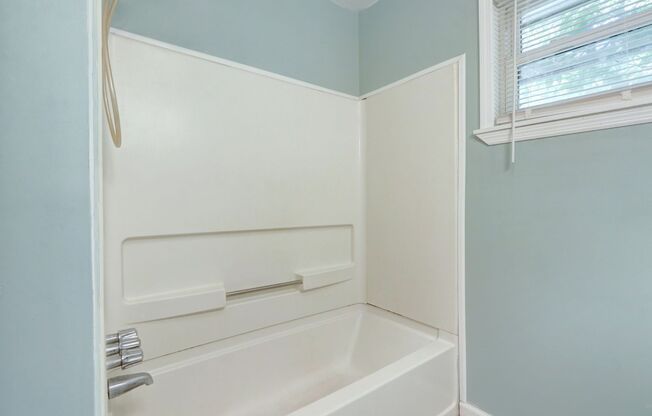 Nice Three Bedroom Single Family - Fenced Yard