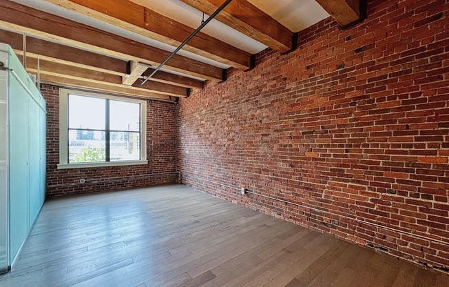 1 bed, 1 bath, 870 sqft, $4,000, Unit 403