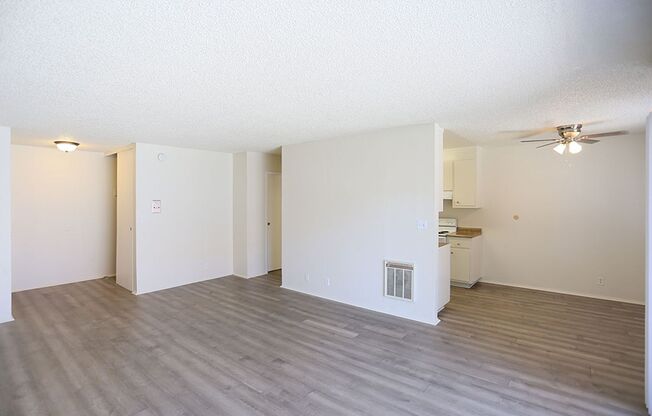 Contemporary 2BR/1BA in Oakland’s Civic Center neighborhood, Security Deposit Reduction, Pets Welcome (1470 Alice #204)
