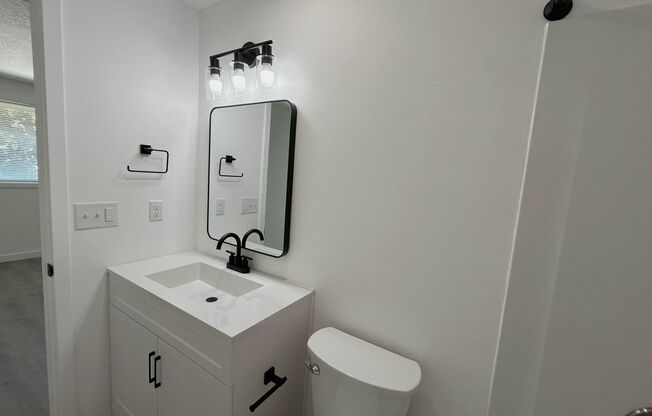 2 beds, 2 baths, 940 sqft, $1,515, Unit 18-34