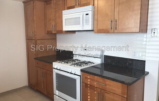 2 beds, 1 bath, 934 sqft, $2,275, Unit C