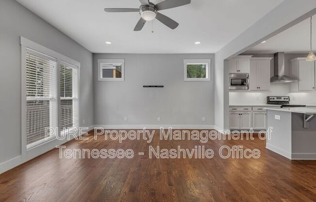 702 B WACO DR
