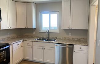 Charming Newly Renovated 2 Bed, 1 Bath Apartment Near Midtown Reno