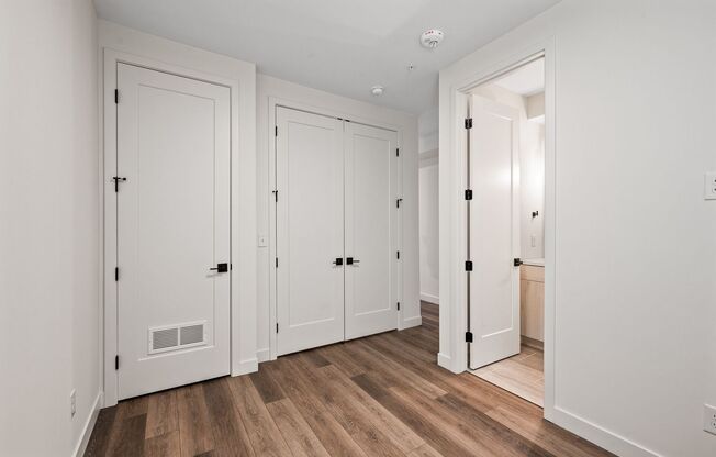 1 bed, 1 bath, 411 sqft, $1,365, Unit L11