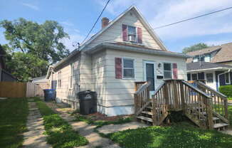 224 E JACKSON AVE