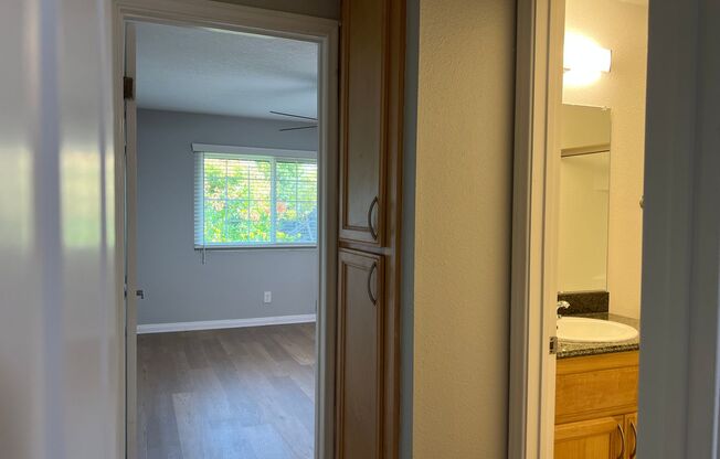 2 beds, 1 bath, 850 sqft, $2,745, Unit H-2