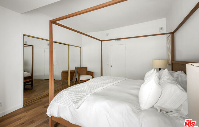 1 bed, 1 bath, 981 sqft, $3,250, Unit 101