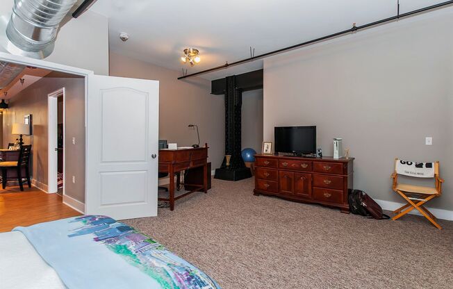 2 beds, 1 bath, 1,400 sqft, $2,250, Unit Jane 102