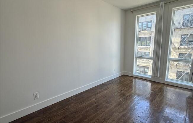83 GRAHAM AVE