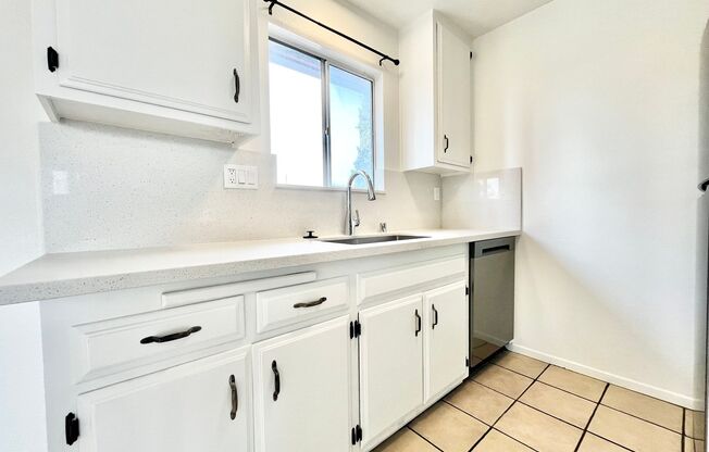 3 beds, 1 bath, $3,100