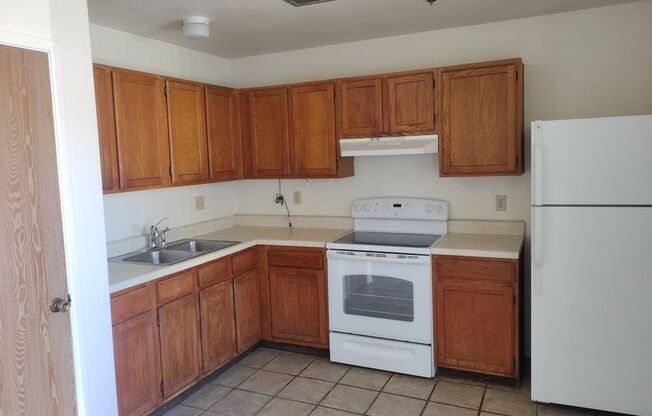 2 beds, 1 bath, $900