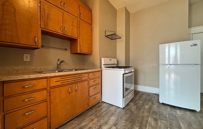 1 bed, 1 bath, 433 sqft, $899, Unit 18