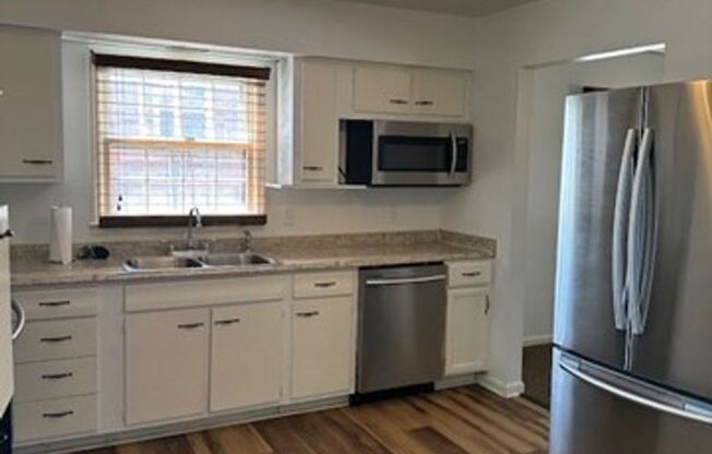 Attractive 3 BR House in Beaumont! Finished Basement, Garage, Off-Street Parking