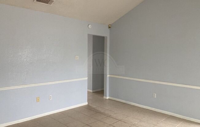 3 beds, 2 baths, $1,250