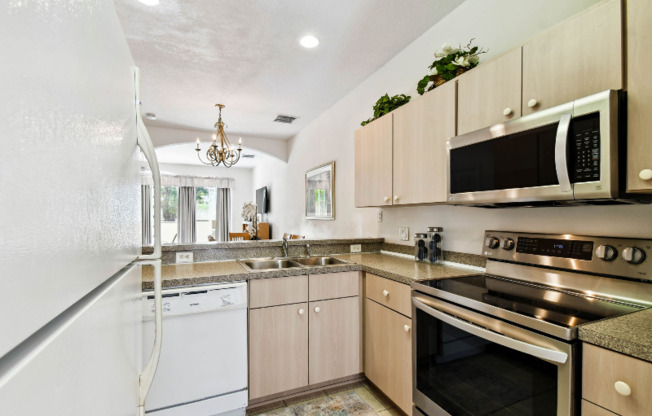 1180 S BCH CIR