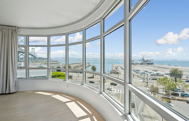 Light Filled 2 Bed, 2 Bath South Beach Portside Condo - Spectacular Water Front Views
