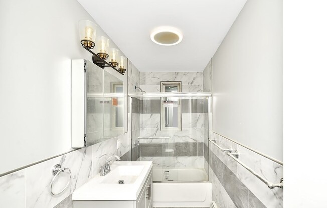 8 SUMNER SQ