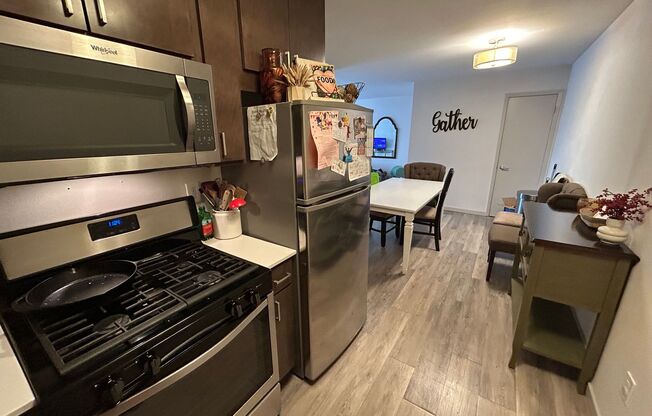 2 beds, 1 bath, $1,395, Unit 218