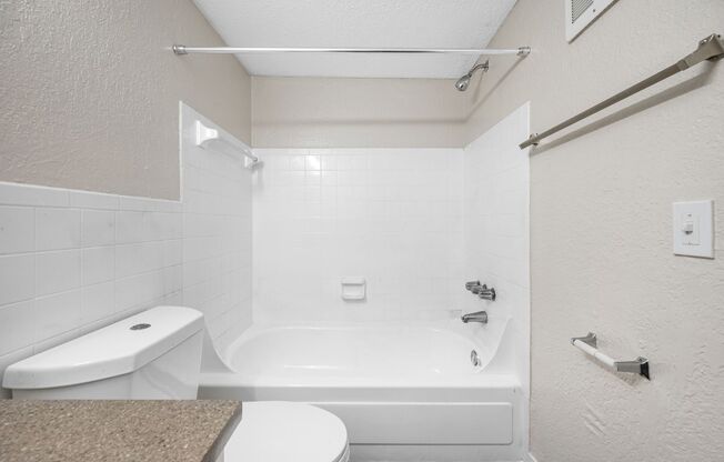 1 bed, 1 bath, 650 sqft, $1,325, Unit A302