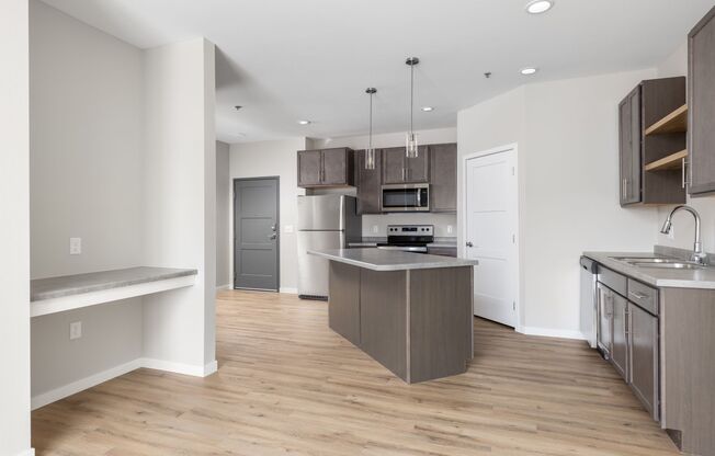 3 beds, 2 baths, 1,371 sqft, $1,695, Unit 302