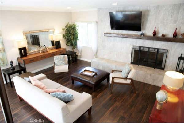 2 beds, 3 baths, 1,944 sqft, $5,630