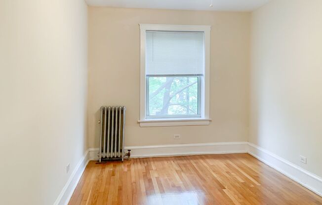 2 beds, 1 bath, 875 sqft, $2,495, Unit 1607-2