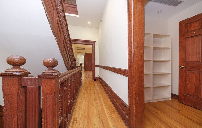 116 W 118 ST
