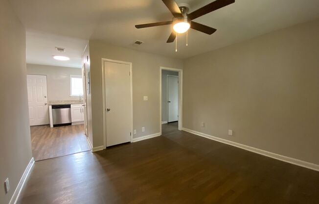 2 beds, 1 bath, 850 sqft, $1,520, Unit 497-D11