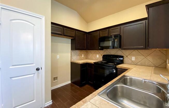 125-131 Creekside Villa Dr