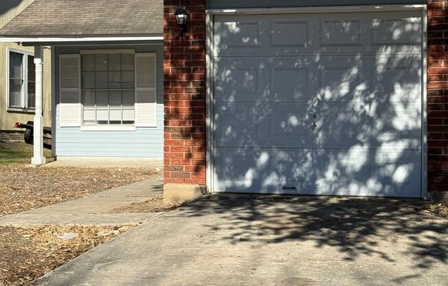Convenient 2/2 with Garage Just Moments from Randolph AFB- Pets Welcomed