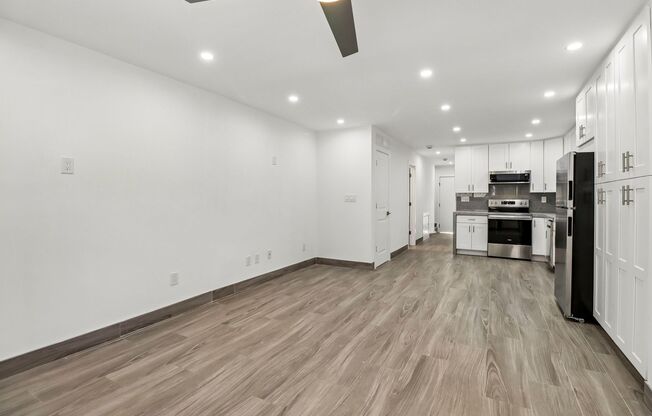 3 beds, 2 baths, 1,014 sqft, $3,115, Unit 38