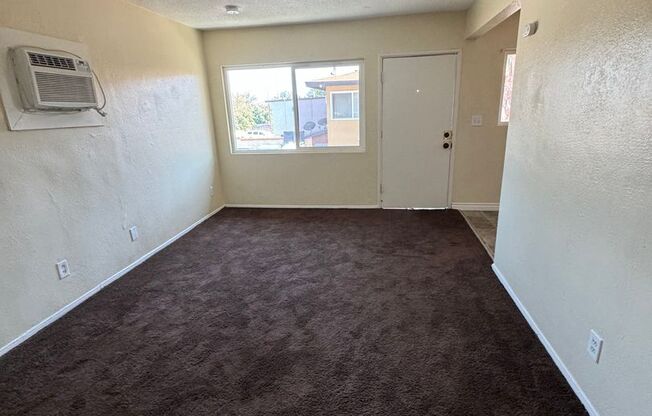 1 bed, 1 bath, $1,300, Unit 1537 N. Sierra Way Apt.#3