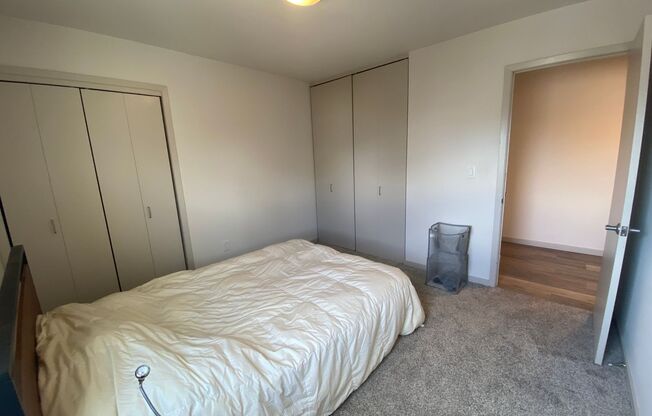 2 beds, 1 bath, $1,395, Unit 321