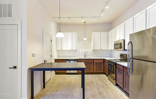 1 bed, 1 bath, 960 sqft, $1,695, Unit 316CH