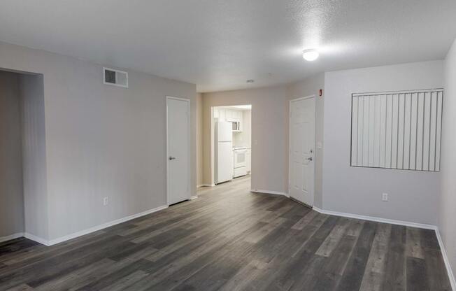 WELCOME TO CRANFORT COURT APARTMENTS IN RIVERSIDE, CA