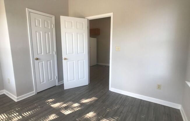 2 beds, 1 bath, 1,222 sqft, $1,695, Unit B